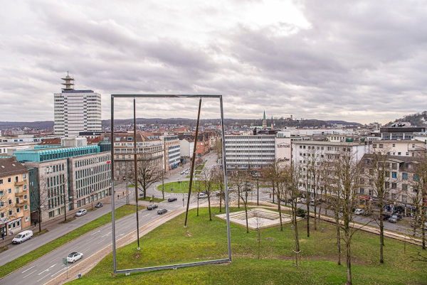 Kunst im öffentlichen Raum beim Willy-Brandt-Platz