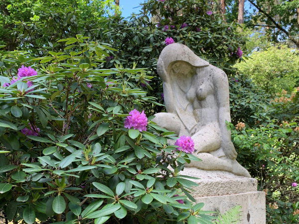 Statue auf dem Friedhof