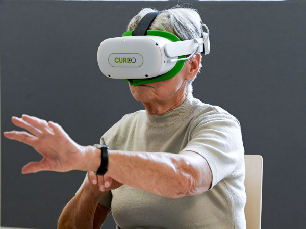 Bei der Smartphone Sprechstunde können Sie einfach Ihr Handy mitbringen. Ehrenamtliche helfen Ihnen bei technischen Fragen oder bei Fragen zu Apps oder Störungen 