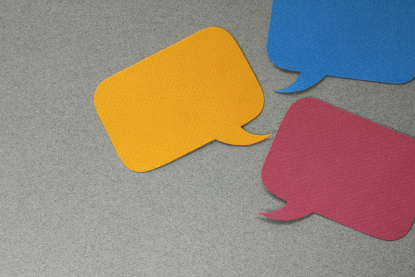 Sprechblasen aus Papier